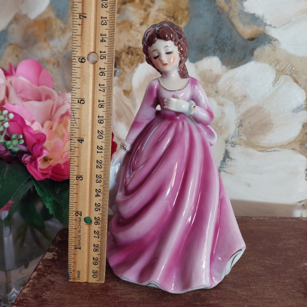 Royal Ascot Figurine Lady in Pink Dress - Vintage Collectible Shabby Chic Decor - Picture 6 of 8